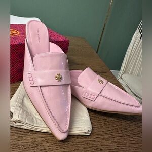 NWT! NEW! Tory Burch Pointed Backless Loafer Patent Leather Women US 7.5 Petunia